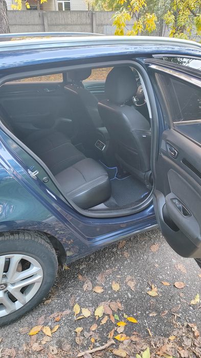 Продаю власний автомобіль Renault Megane IV
