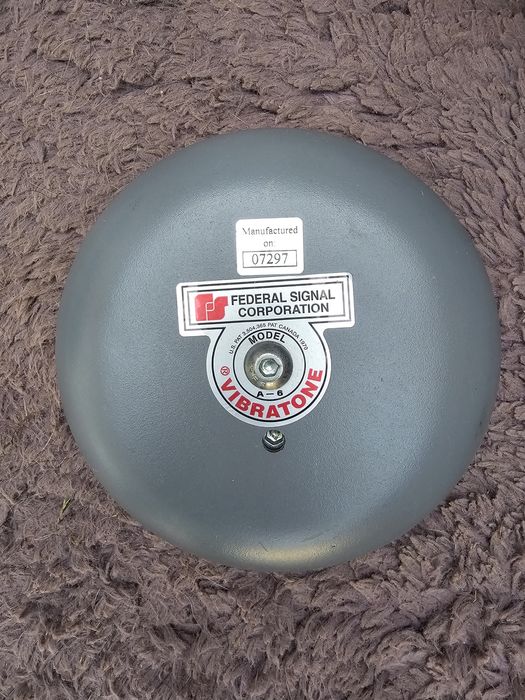 przemysłowy dzwonek sygnalizacyjny Federal Signal Corporation model Vi