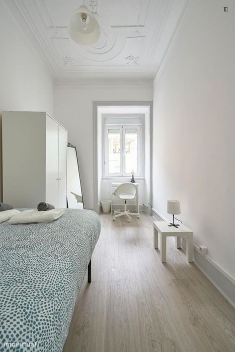 Quarto - localizado em Arroios Lisbon