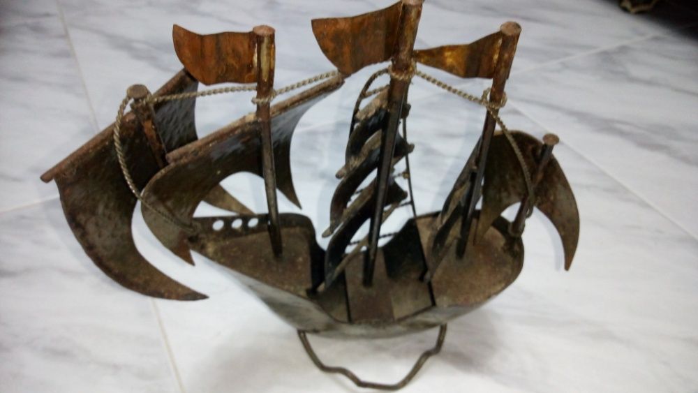 "Decoração" Caravela em latão - peça única