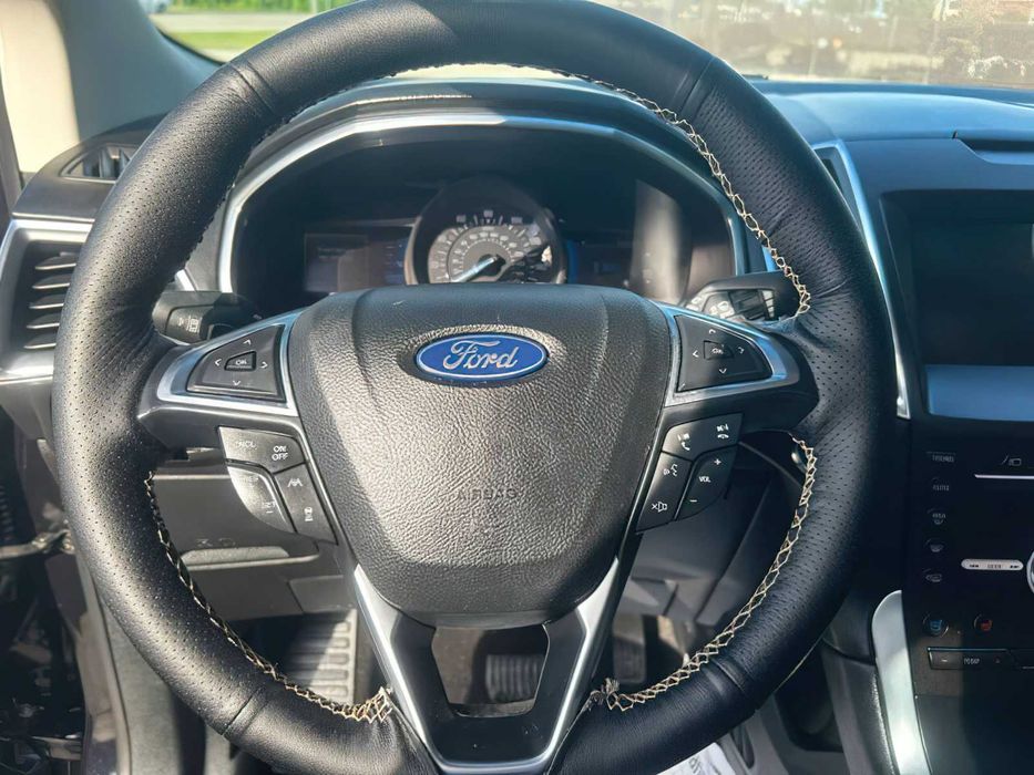 Ford Edge Titanium      2019