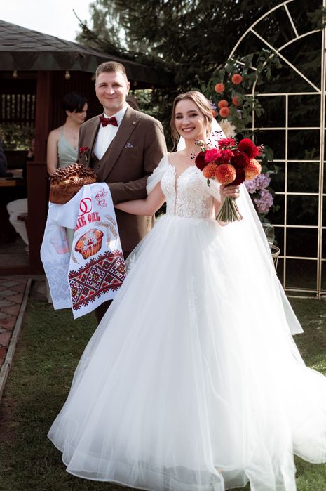 Весільна сукня /пишна /ґорсетна/ колір айворі