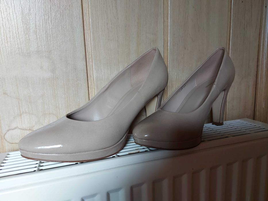 buty na wysokim obcasie