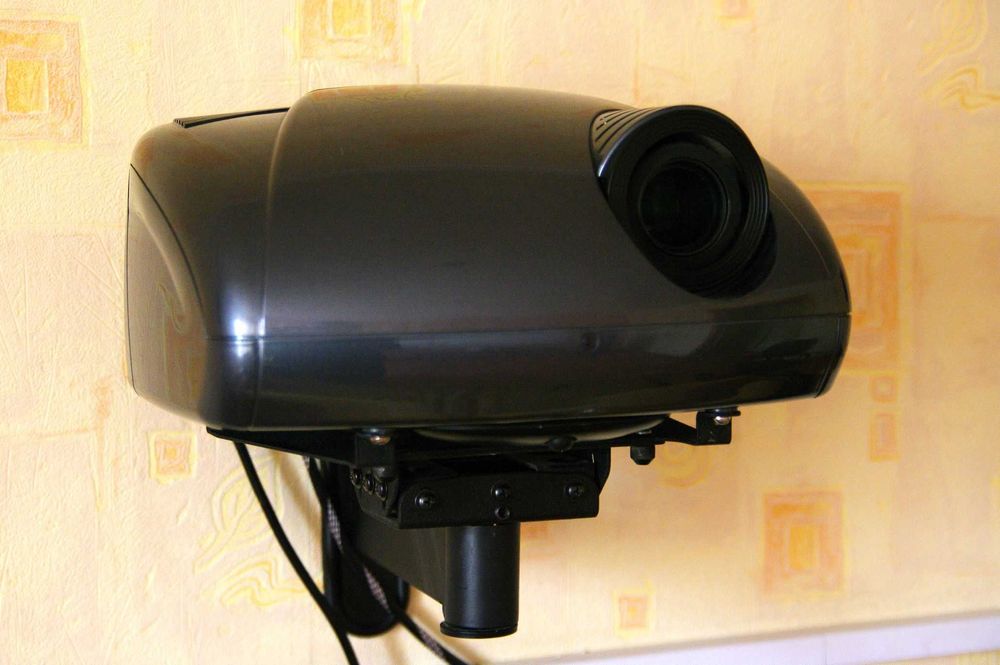 Проектор SIM2 для домашнього кінотеатру. MADE IN ITALY