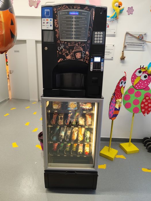 Máquina de vending combinada