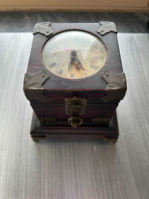 Relogio caixa em madeira