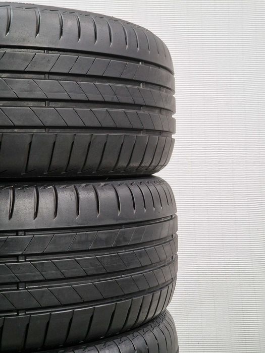4 Pneus 235/55R18 BRIDGESTONE Semi Novos
