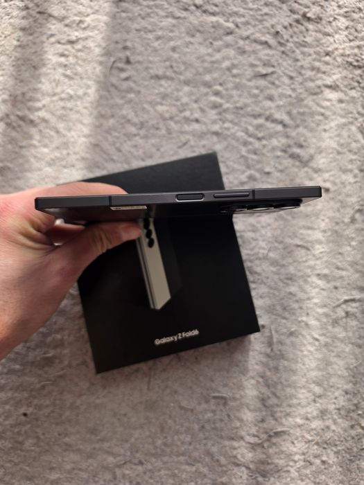 Samsung Fold6 12 GB RAM / 512 GB