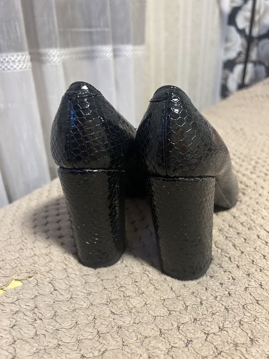 Продам туфлі шкіра