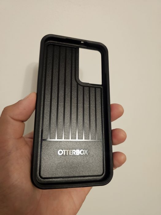 Capa Symmetry Otterbox Antimicrobiana para Samsung Galaxy S22+ - Preto