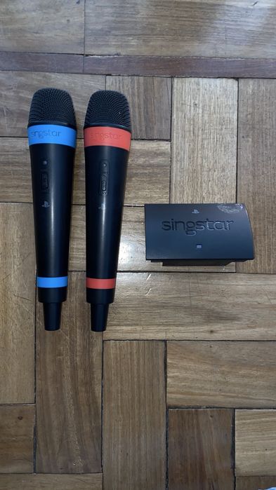Playstation 3 Super Slim + microfones singstar + 9 jogos