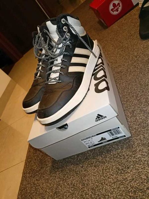Buty męskie Adidas zimowe Hoops 3.0 czarne beżowe roz 44 2/3