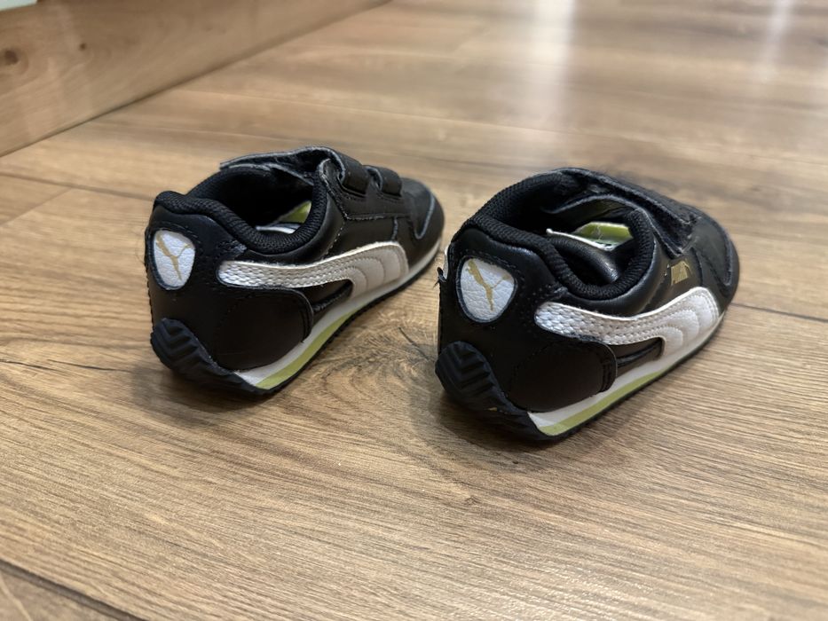 Взутя на літо кросівки сандалі шльопанці 19-21рр Puma Crocs Garvalin