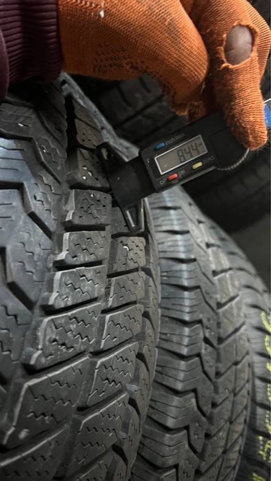 Пара зимової гуми 195/70/15c Barum