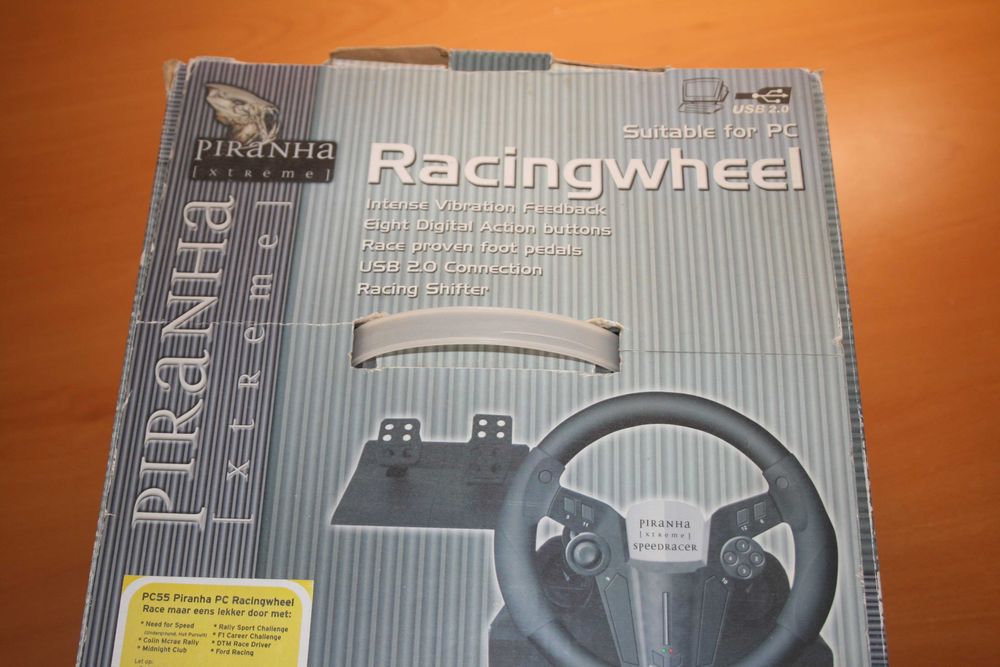 Volante Piranha PC Racingwheel