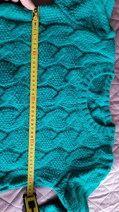 Теплий в'язаний светр