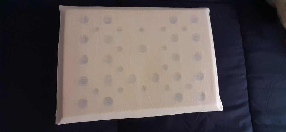 Almofada ergonómica de bébé.