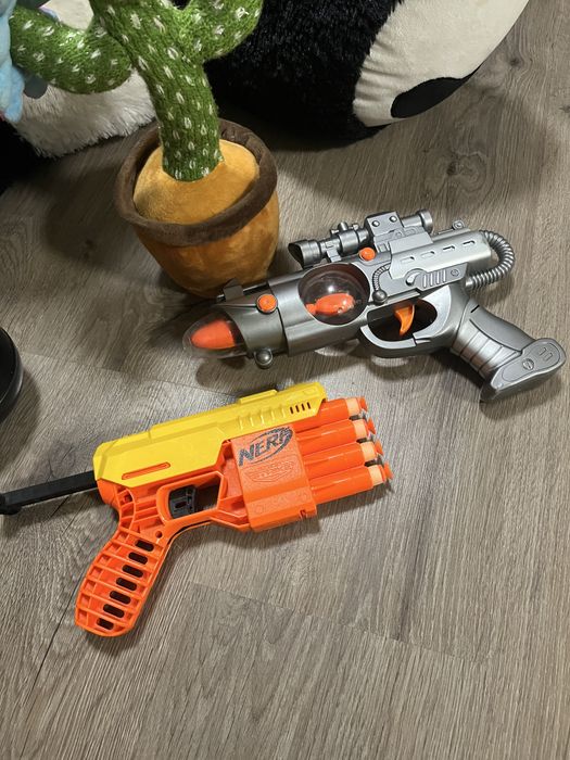 Игрушки , кактус , nerf , дисней