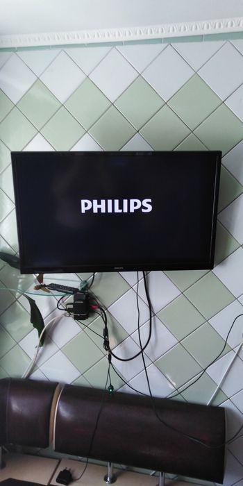 Телевизор PHILIPS