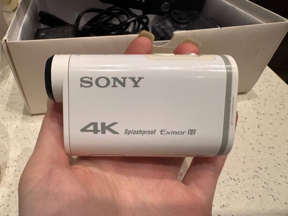 Экшен камера Sony FDR-X1000V