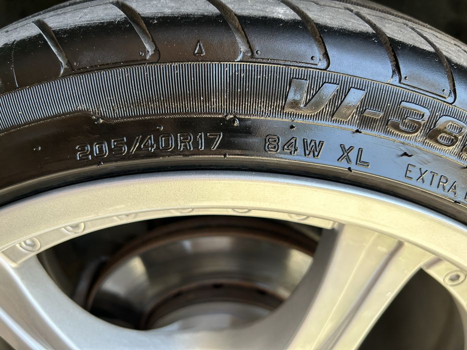 Jantes MOMO 17" 5x100 c/ Pneus 205/40R17