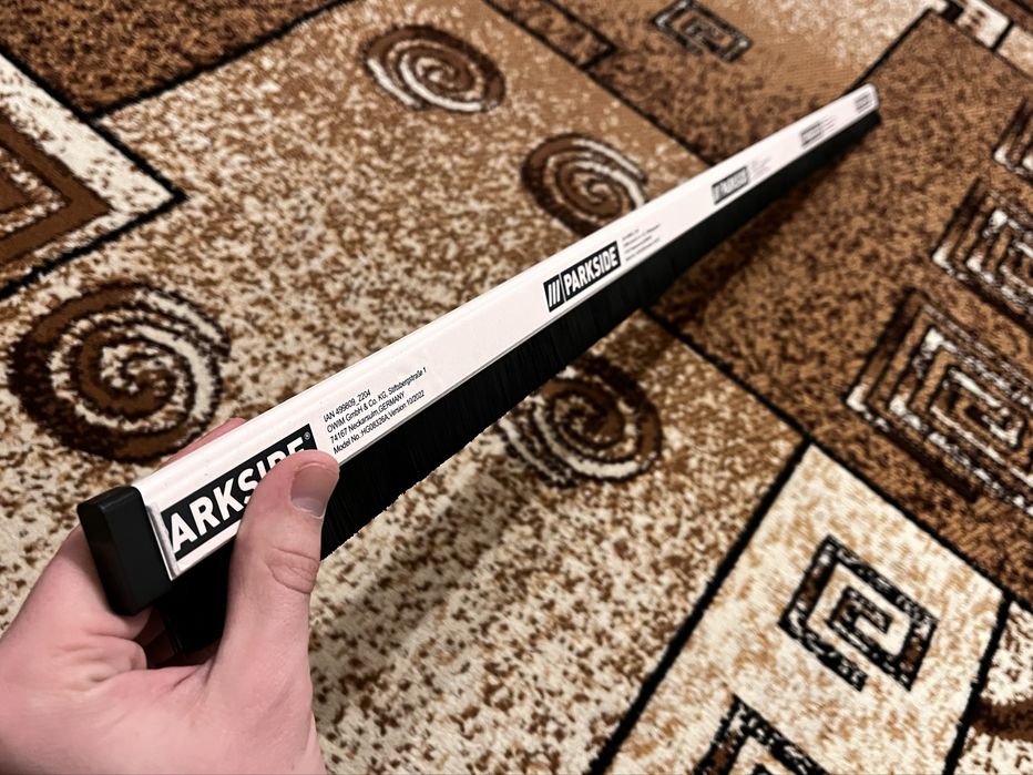 Щетка на дверь, щетка для дверей на скотче снизу