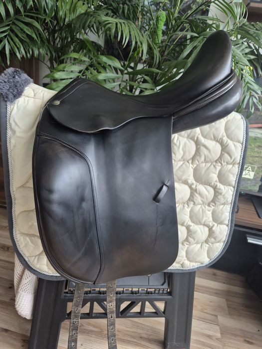 Siodlo ujeżdżeniowe Amerigo 17.5 L