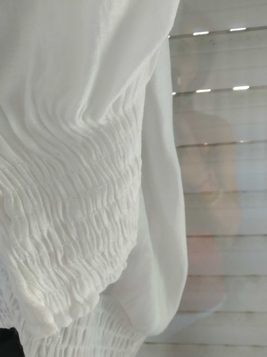 Túnicas boho em branco  e camisa pescador aos quadrados