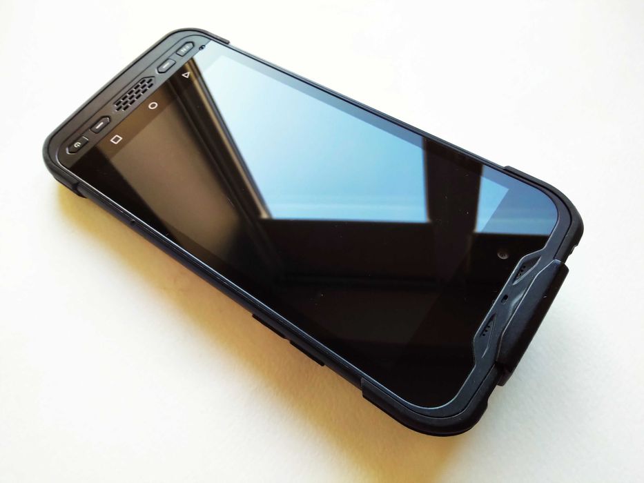 Захищений смартфон-планшет Sonim RS60, MIL-STD-810G/IP67