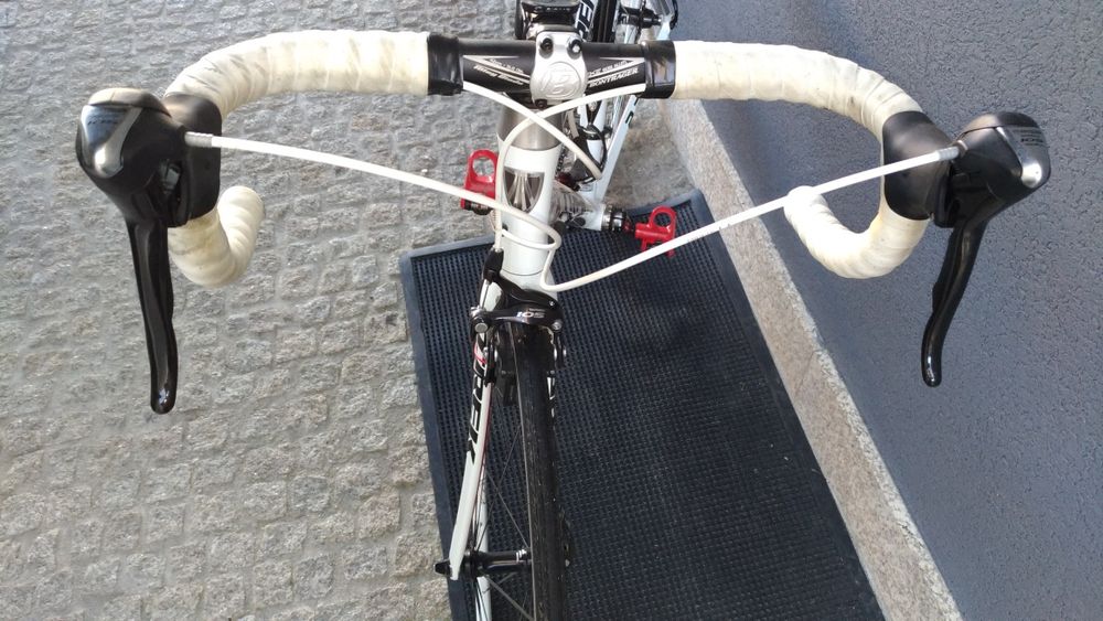 Bicicleta estrada Trek como nova