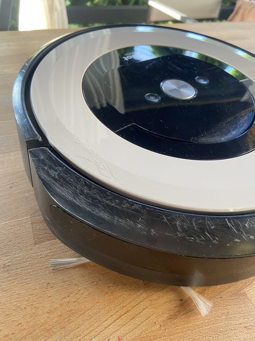 Robot odkurzający sprzątający firmy iRobot Roomba e5