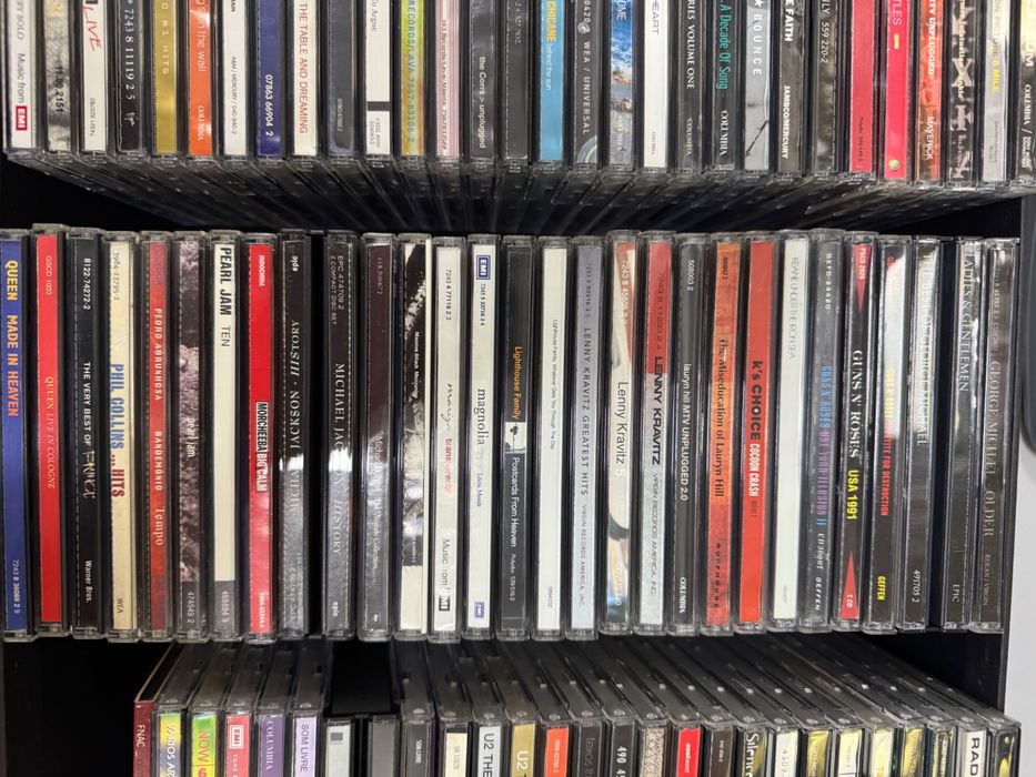 Cds de música de vários artistas