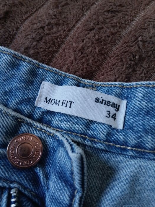 Продам джинси-мом