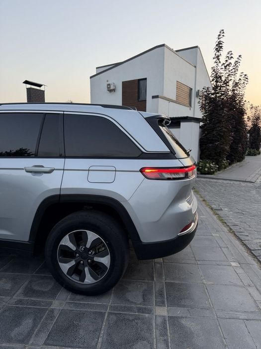 Автомобіль Grand Cherokee limited