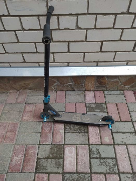 Продам трюковый самокат Best Scooter