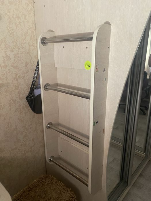 Шкаф купе  , з додатковим місцем зверху