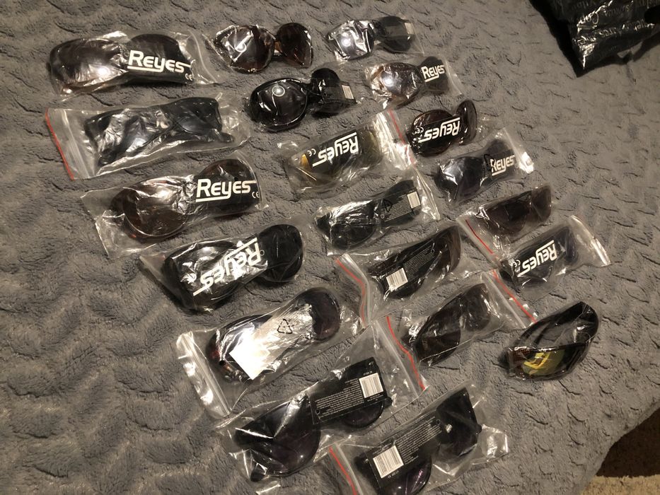 Zestaw okularów firmy „Reyes” - 20 szt