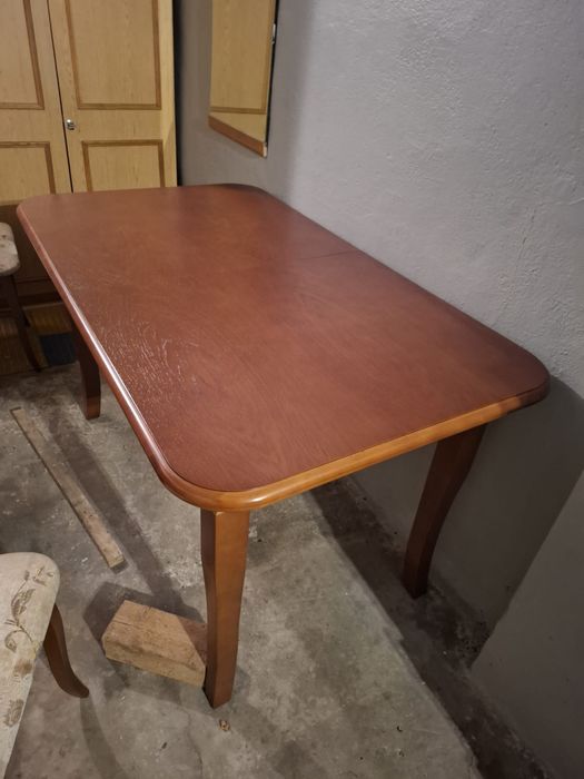 Drewniany stół + 6 krzeseł tapicerowanych