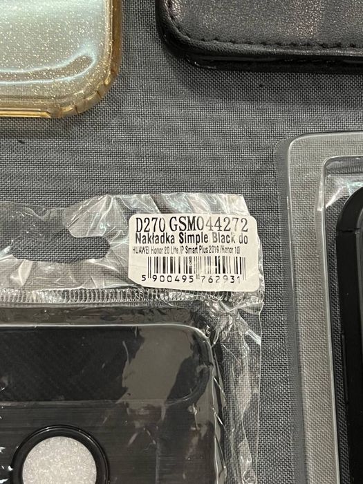 Чихол на IPhone .