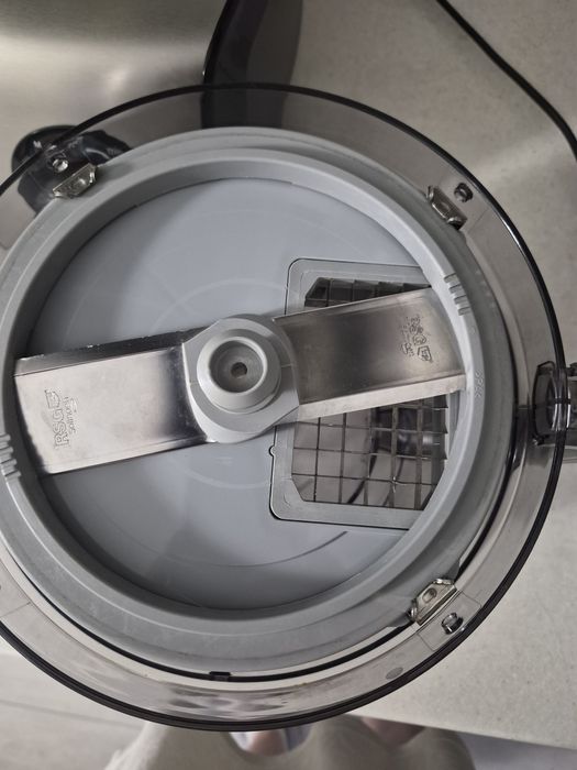 Продаи кух комбайн BOSCH MCM68885. Бу в гарному стані. Ціна 4000грн.