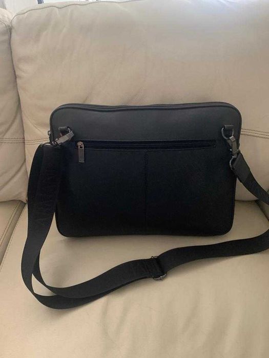 Mala em pele Armani jeans portátil ou documentos