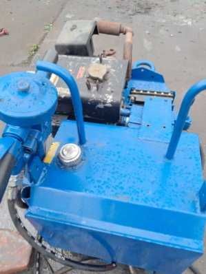 agregat hydrauliczny spalinowy z młotkiem
