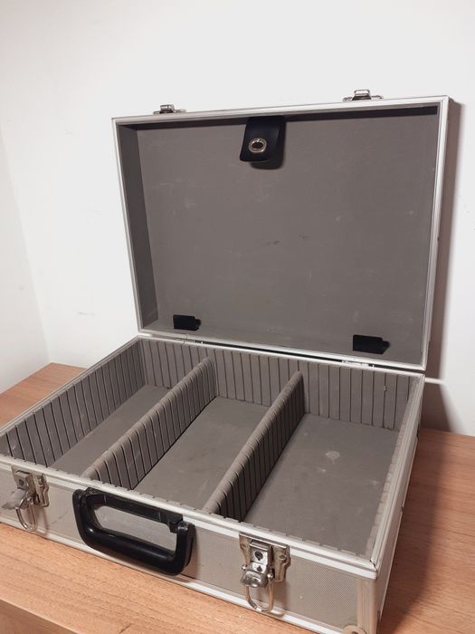 Walizka aluminiowa 45x34x15