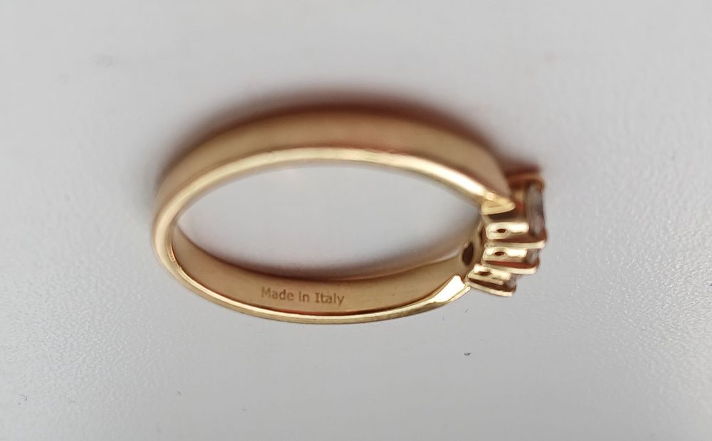 Продам кольцо золотое