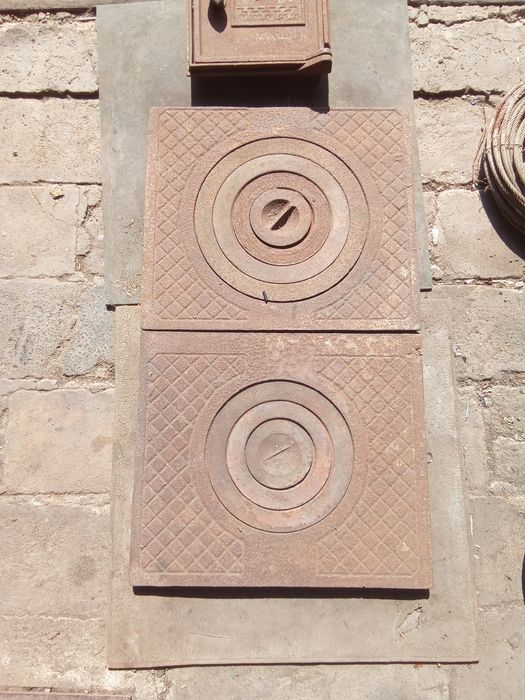 Продам плиту с двух частей.1500 гривен.