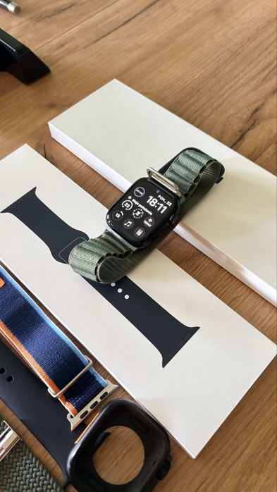 Apple Watch SE 2 (2022) 44 mm GPS – komplet + dodatkowe paski