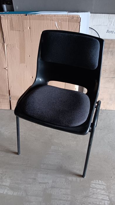 Cadeiras com tabuleiro amovível