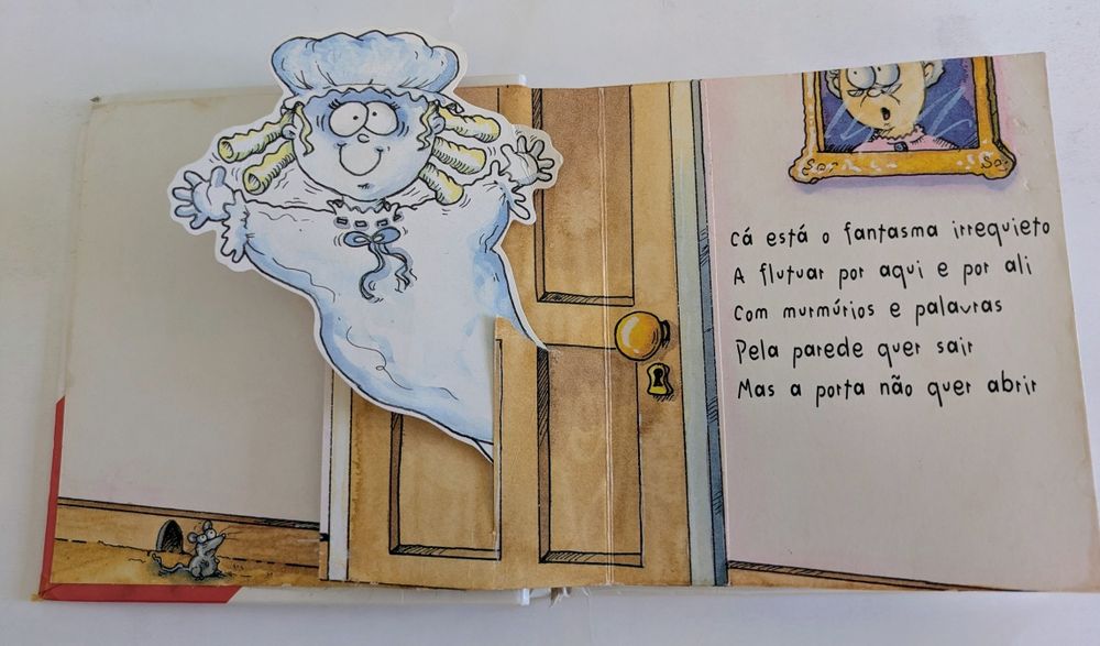 Livro pop-up, coleção Arrepios, Fantasmas, Texto Editora 1999