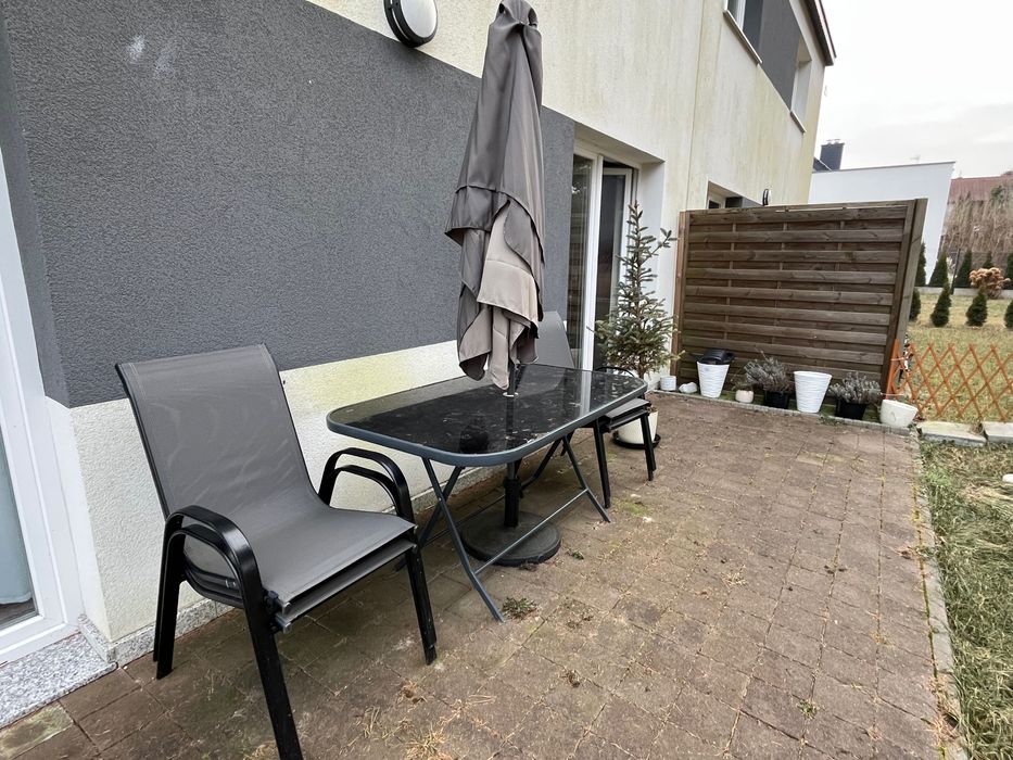 Meble ogrodowe/ zestaw (stół i 4 krzesła)