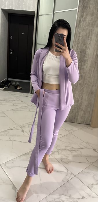Брючный лавандовый костюм пиджак и брюки S